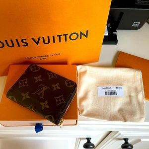 *****SOLD****LV monogram zippy coin purse